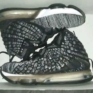 Lebron 17